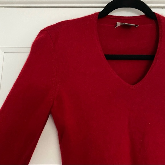 red cashmere vneck - Picture 10 of 12